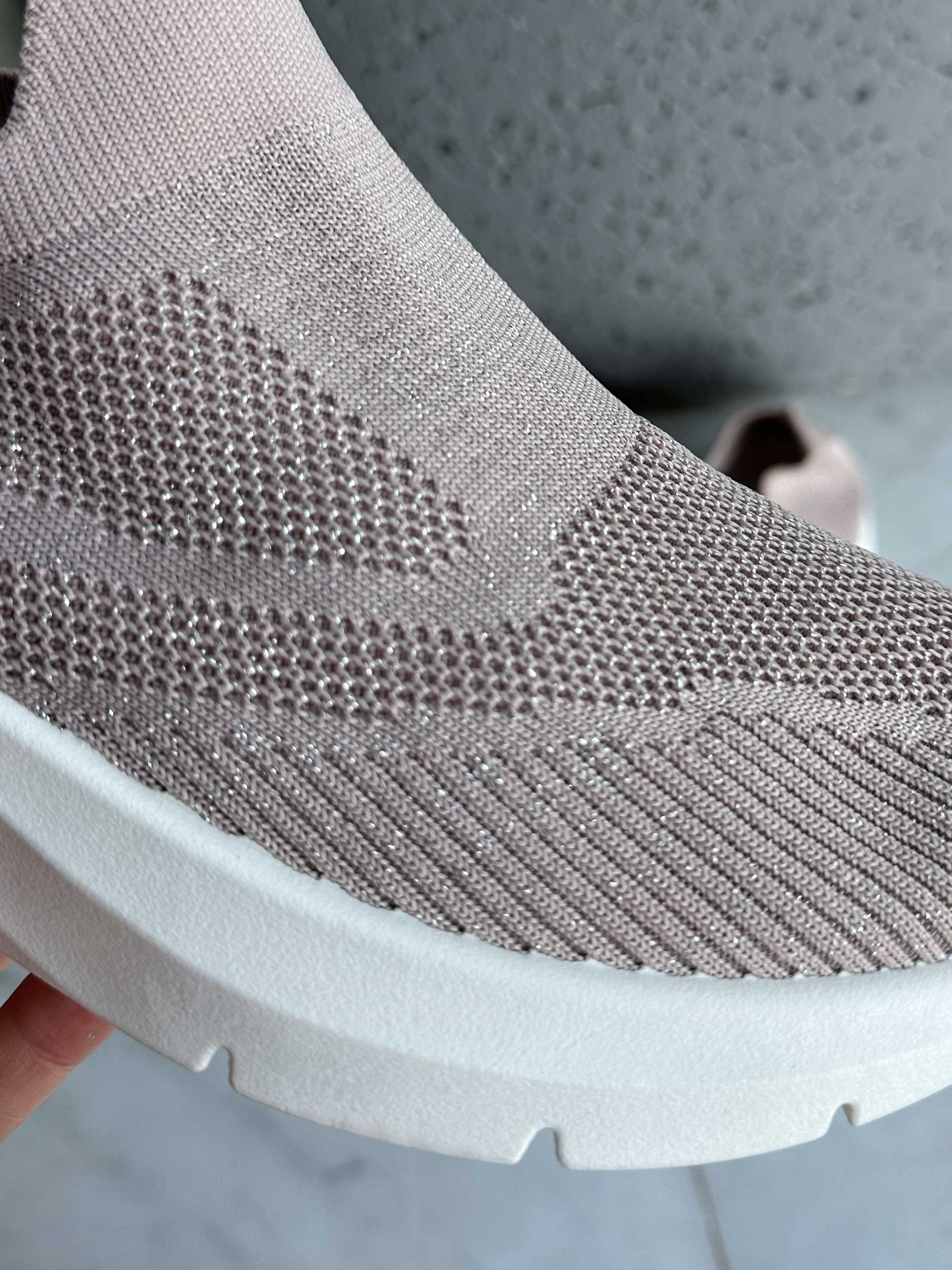 Cassie - Sneakers med strumpor och glittertrådar